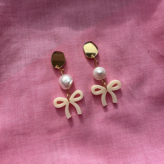 EMELDO : Beauty Bows Earrings - Gold & Cream With Pearl