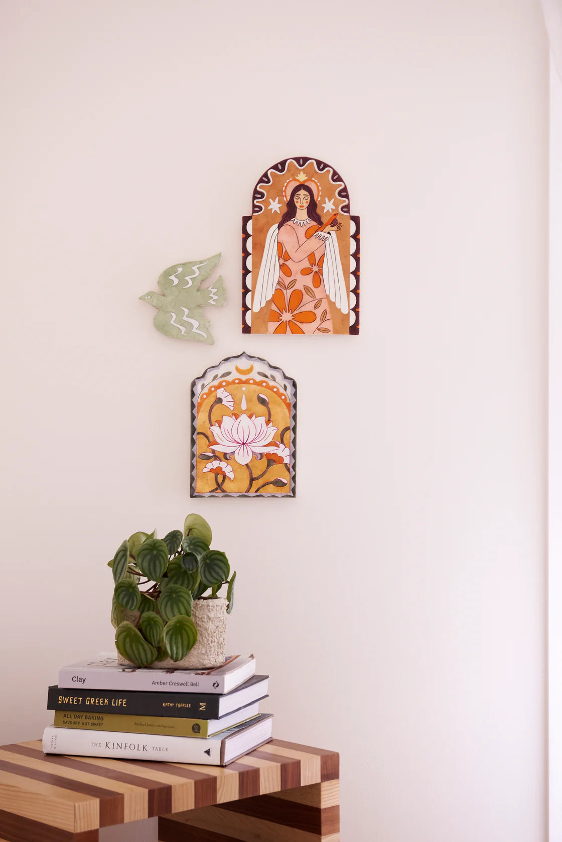 JONES & CO : Gardienne Angel Mustard - Wall Art