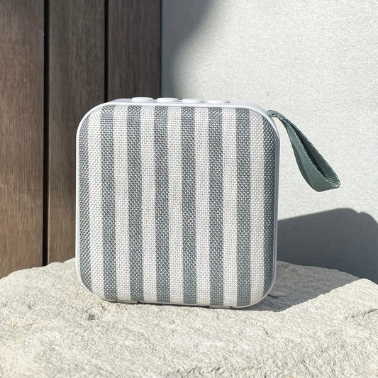 SUNNYLIFE : Portable Travel Speaker - The Vacay Olive Stripe