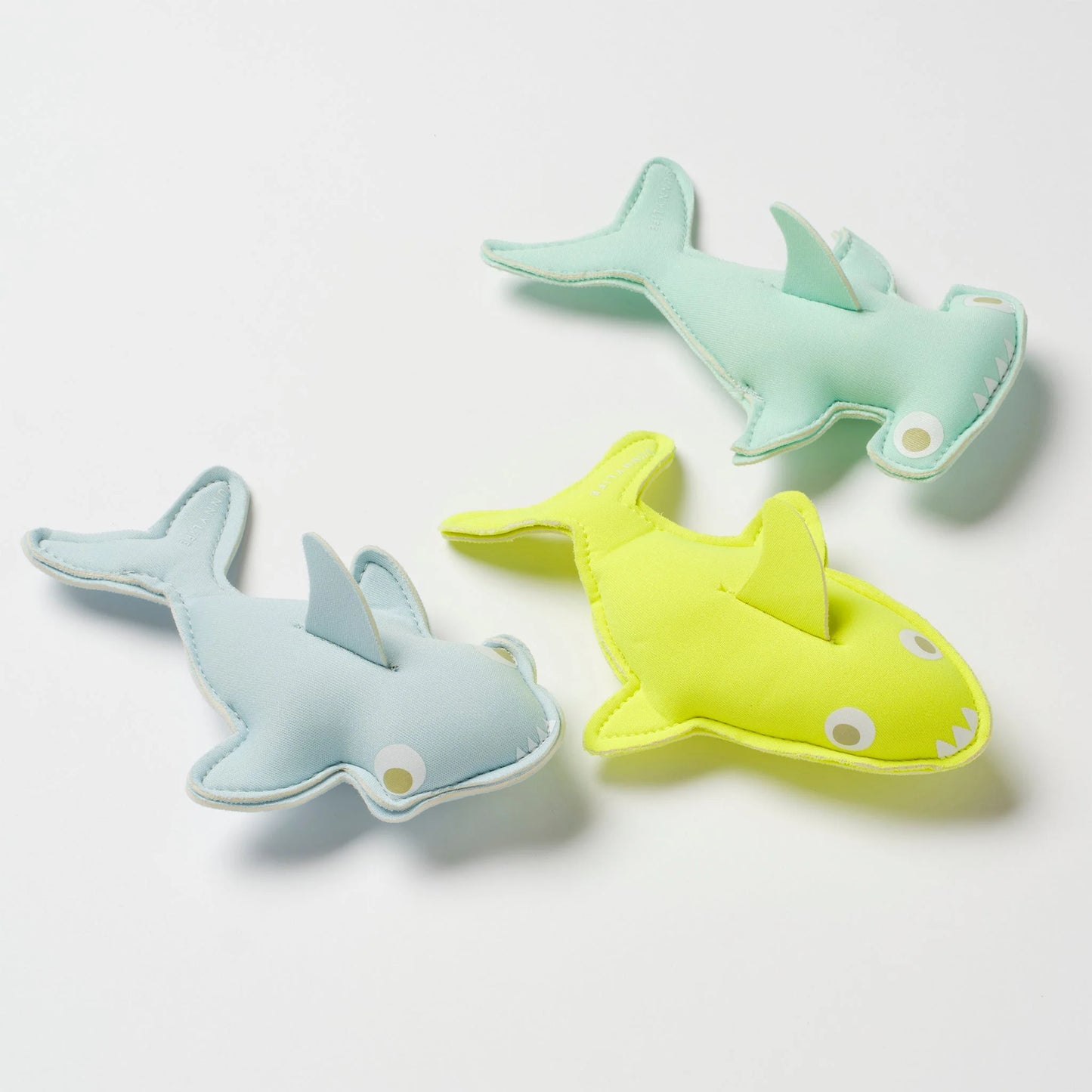 SUNNYLIFE : Dive Buddies - Salty the Shark Aqua Neon Yellow